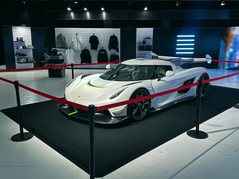 Koenigsegg Pop-up Experience Center
