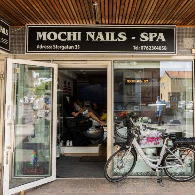 Mochi Nails